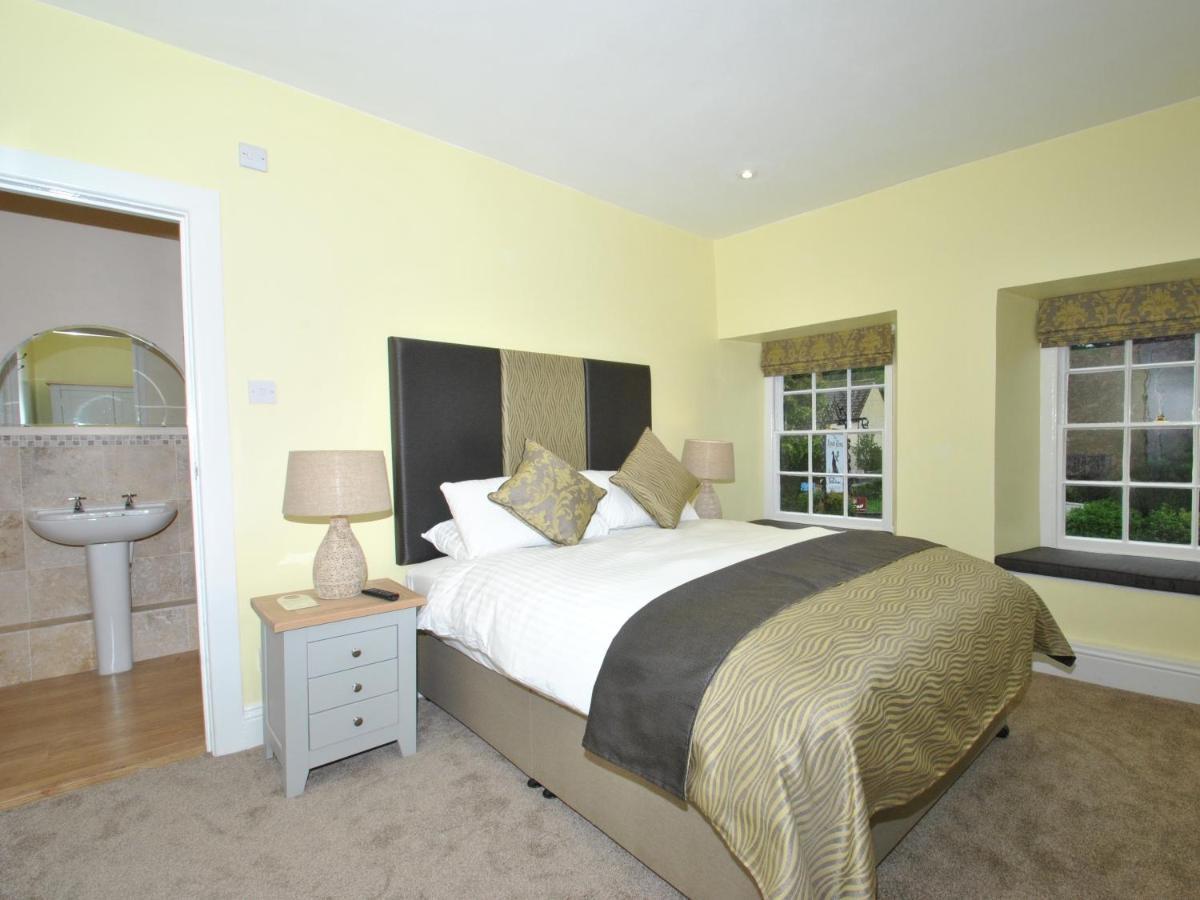 The Hood Arms Kilve Quarto foto